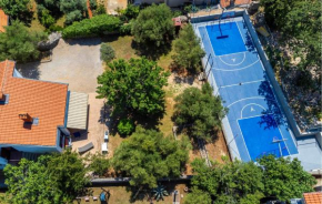 Stunning Home In Muraj With Kitchen, Kornic